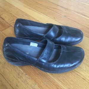 Merrell Black leather Mary Janes 9 Ortholite